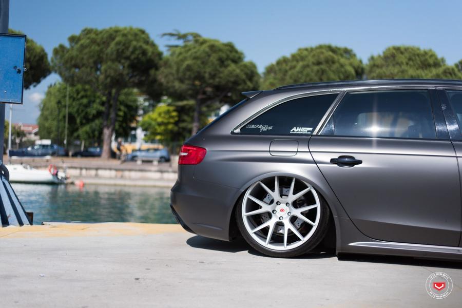 Детали экстерьера Audi RS4 Avant on Vossen Wheels (VPS-306) 2017 года  (фото 10 из 20)